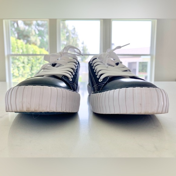 Levi’s Unisex Navy Blue Sneakers - Picture 4 of 13